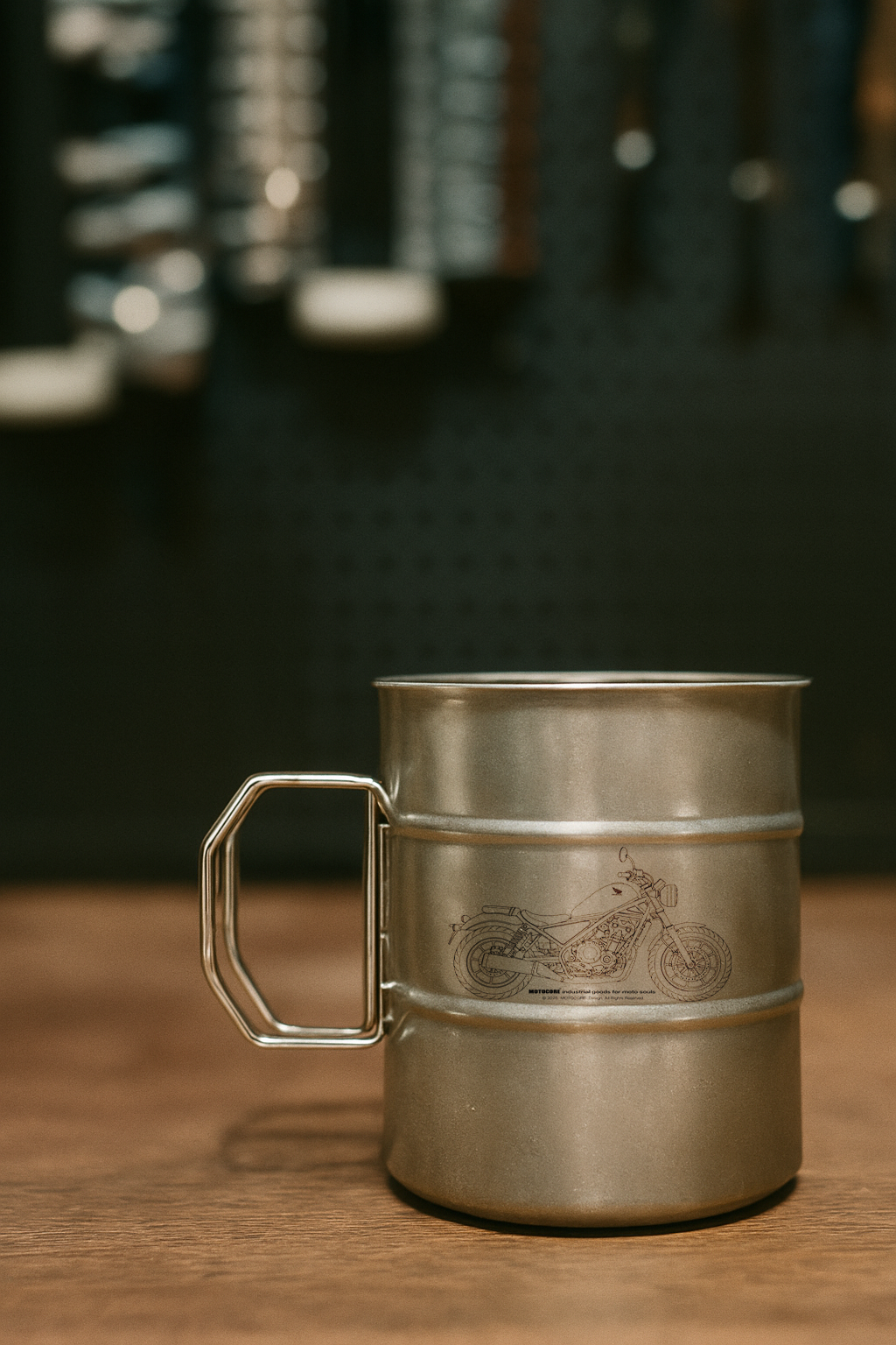 MOTOCORE™ 客製圖形油桶杯|450ml 單層不鏽鋼 × 摺疊把手 × 專屬車型刻印