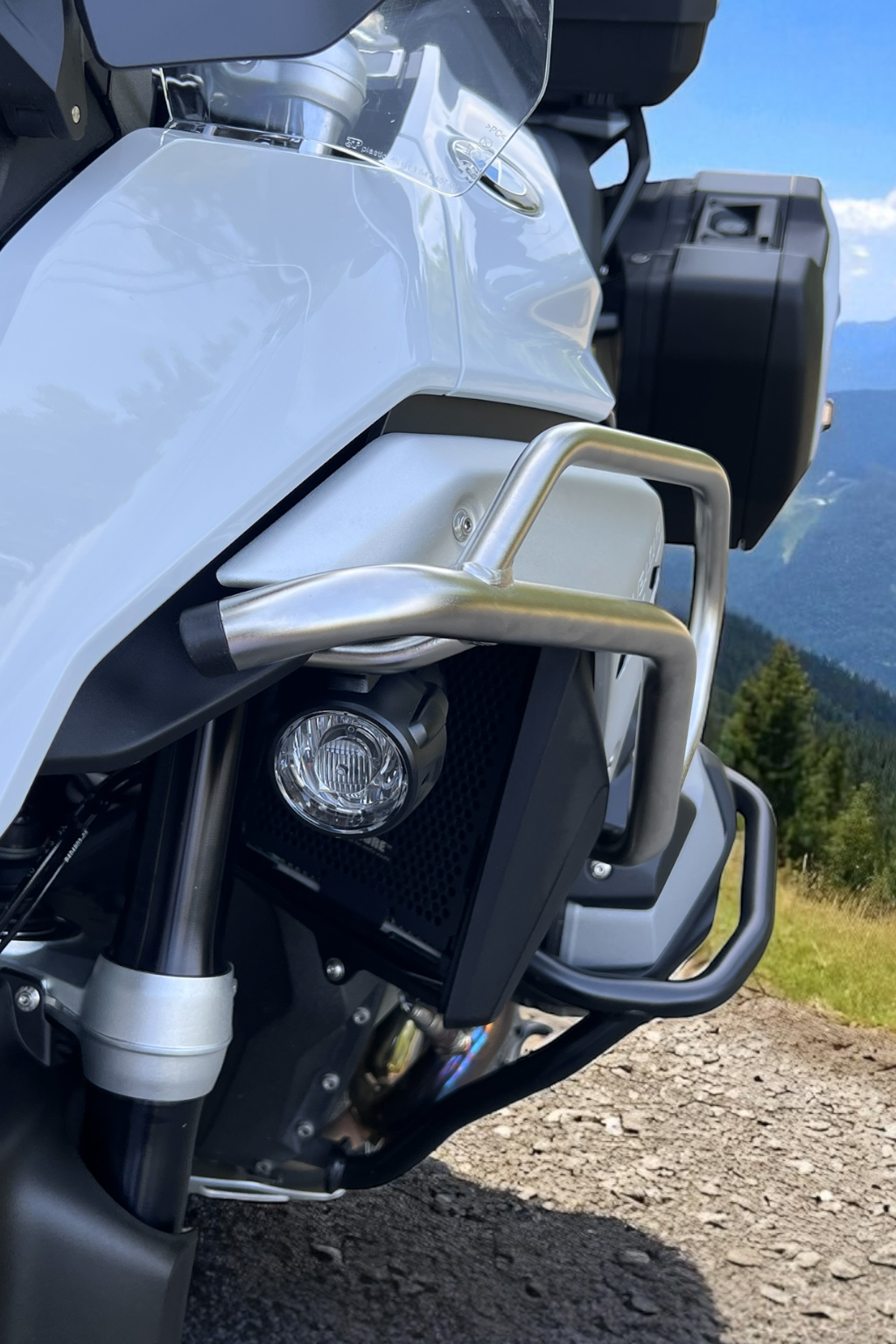 MOTOCORE™|R1300GS 不銹鋼車側防護保桿