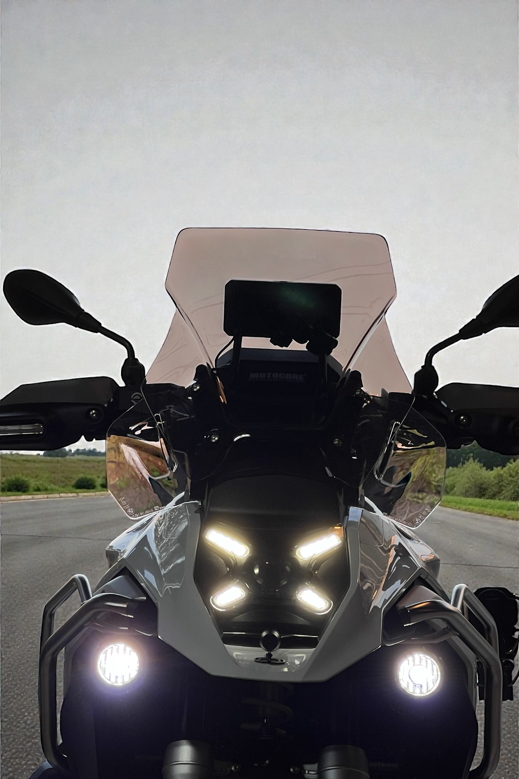 MOTOCORE® R1300GS 專用|加長型 45cm 前擋風鏡(槍灰色)