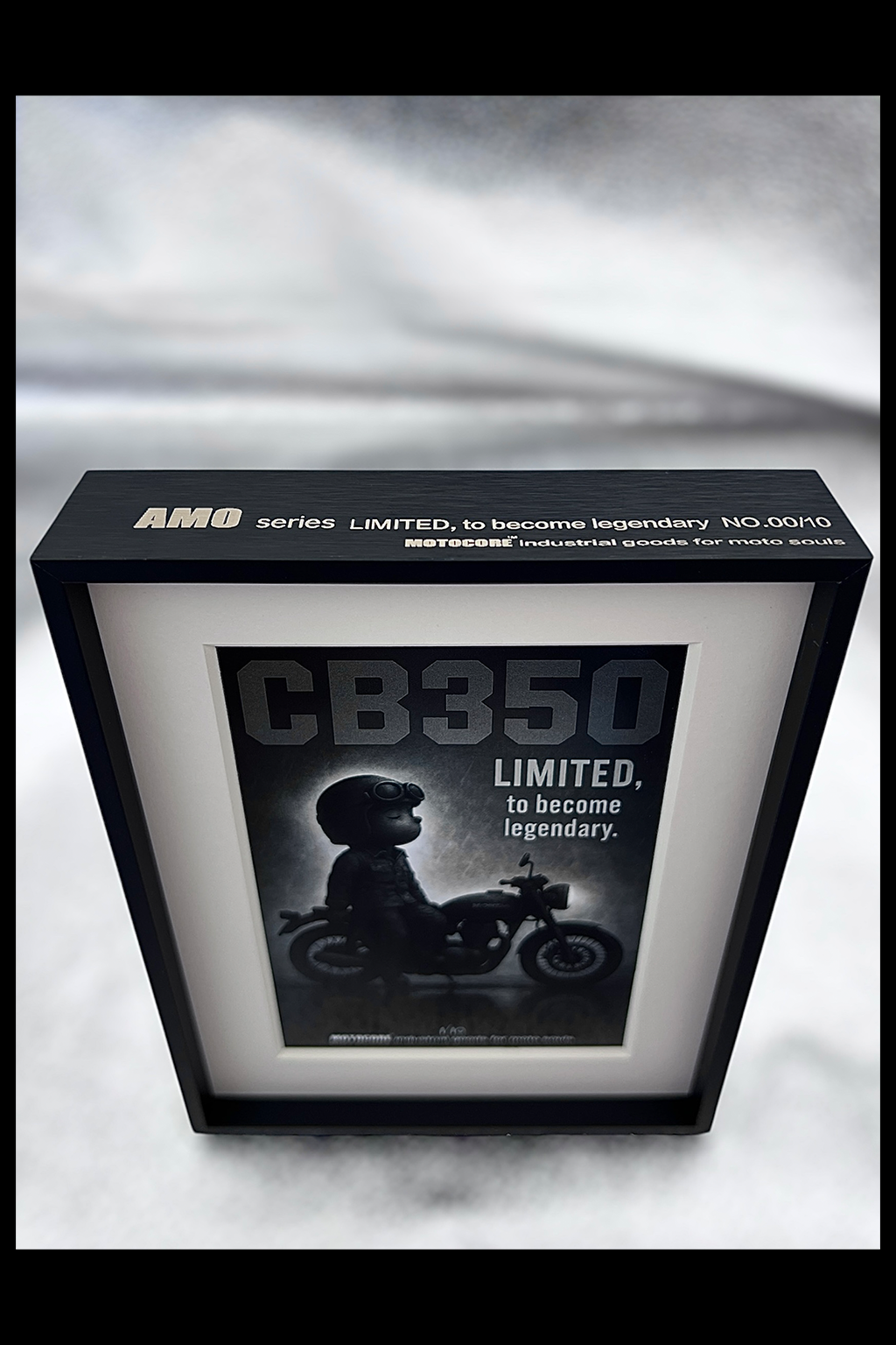 MOTOCORE™ × AMO 鋁合金藝術相框 限量商品每件皆有獨立限量編號