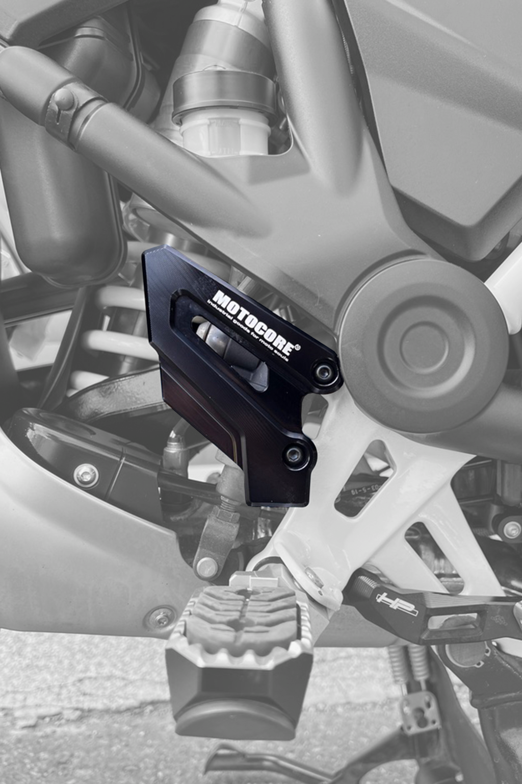 BMW R1250GS／GSA 後煞車油壓缸護罩｜鋁合金 CNC 切削｜直上安裝