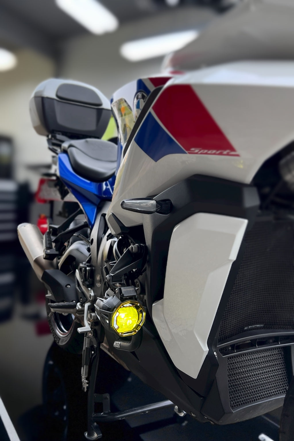 MOTOCORE® BMW 原廠補助燈專用保護罩｜防護 × 濃霧強化光學黃鏡｜