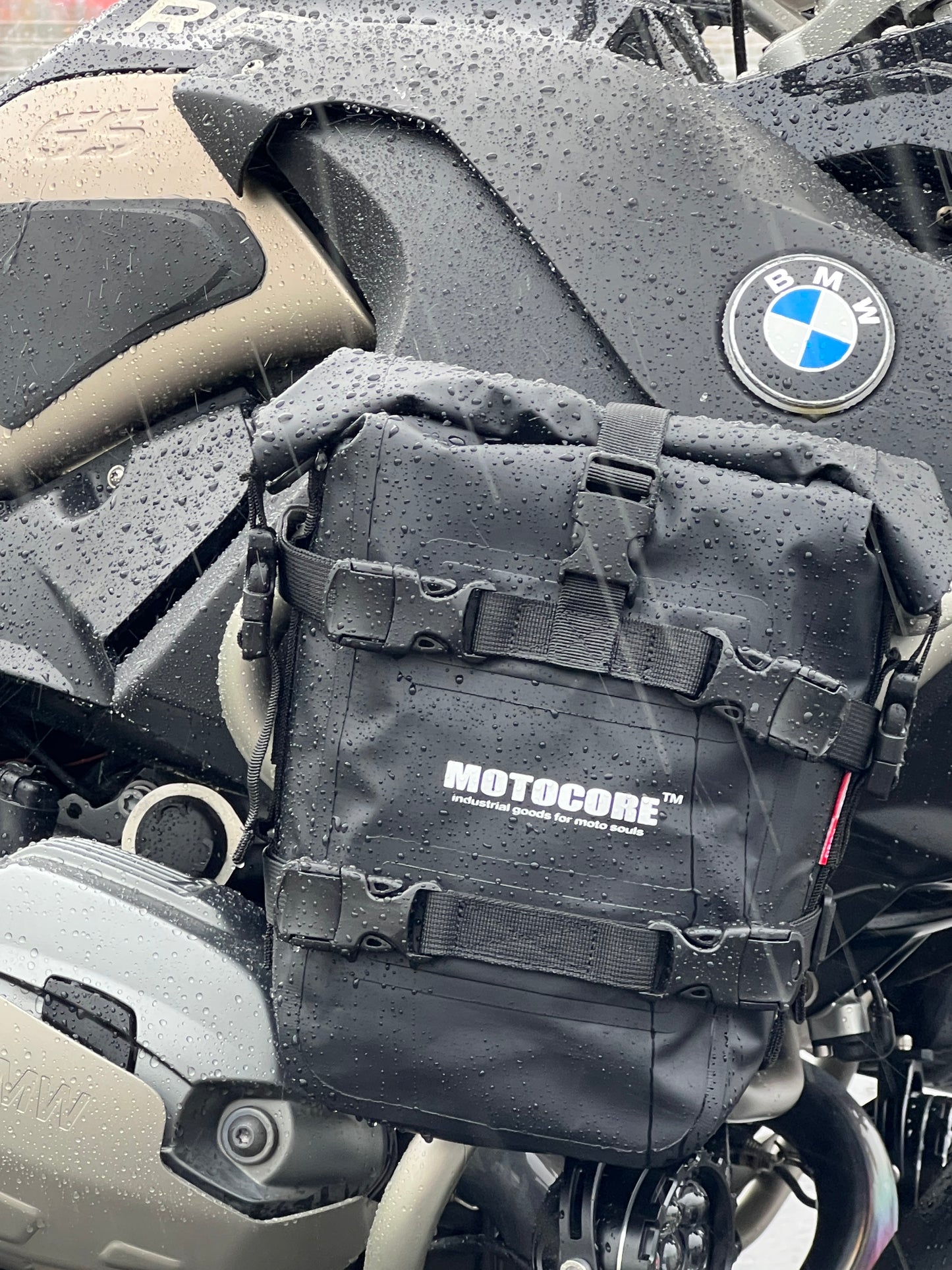 MOTOCORE™ 保桿包｜ADV 專用掛載收納包（限量特價販售）