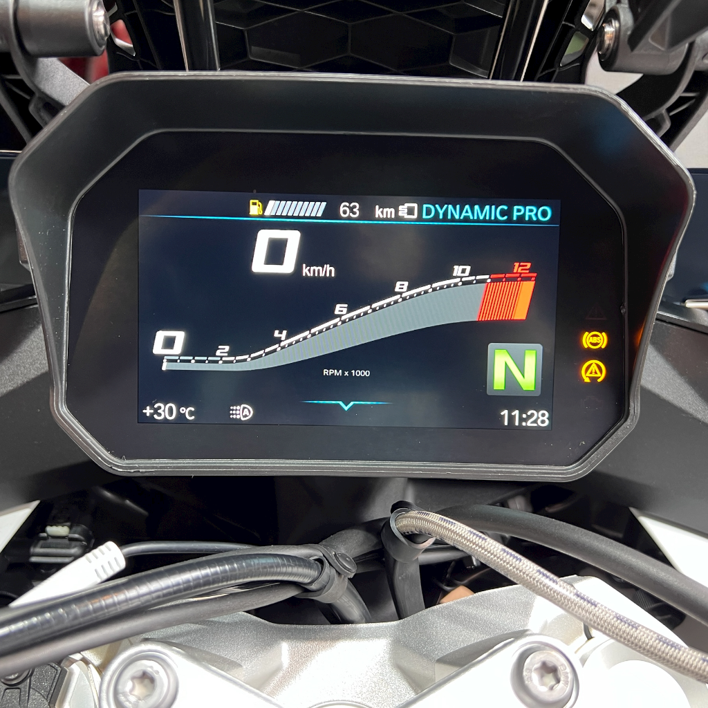 MOTOCORE® BMW 液晶儀表遮陽罩｜尼龍強化材質｜防眩光 × 工業風設