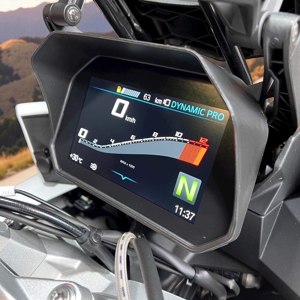 MOTOCORE® BMW 液晶儀表遮陽罩｜尼龍強化材質｜防眩光 × 工業風設