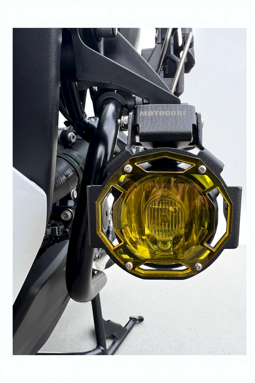 MOTOCORE® BMW 原廠補助燈專用保護罩｜防護 × 濃霧強化光學黃鏡｜