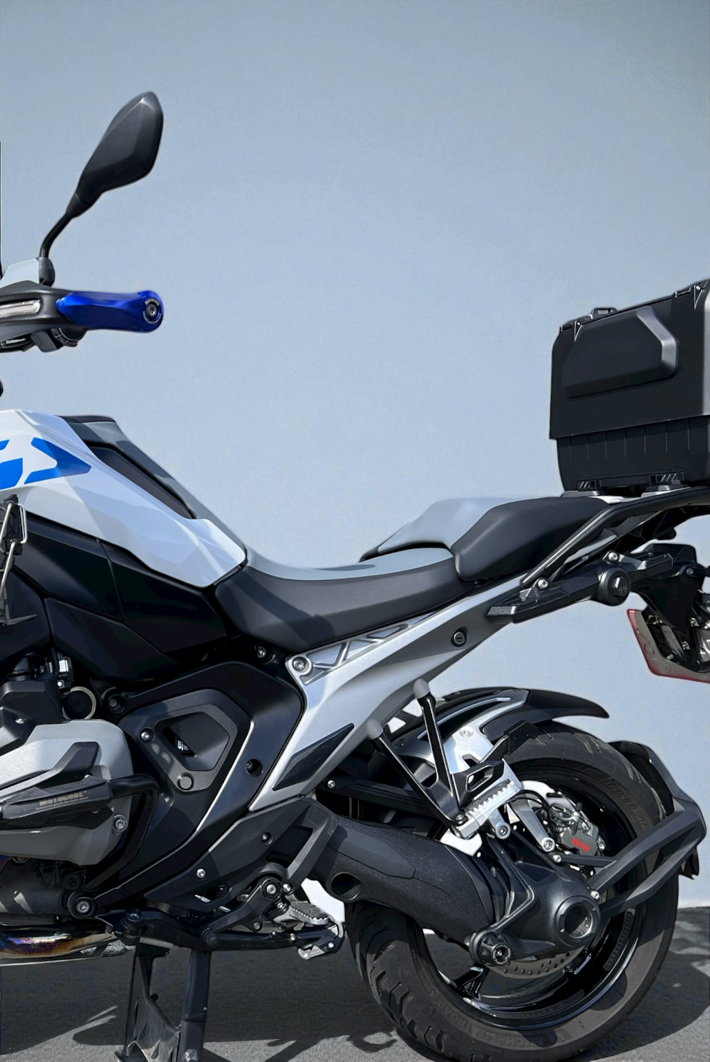 MOTOCORE® R1300GS 後輪內土除｜CNC 鋁合金噴砂霧面防泥保護套件